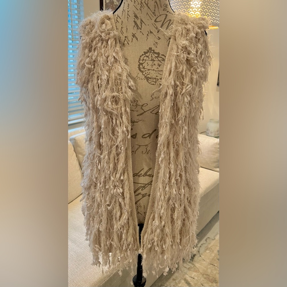Altar’d State 70’s Style Yarn Vest Boho Cowgirl Shaggy Beige Cream Medium
